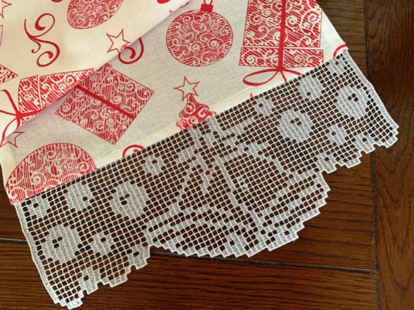 Reviewing the FSL Christmas Towel Lace Border